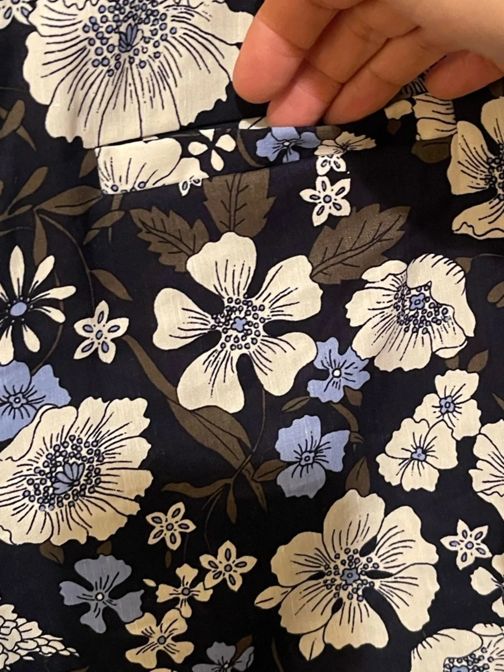 Veronica Beard Babine Navy‎ Floral Pleated Shorts Size 2 NWT $328 Retail